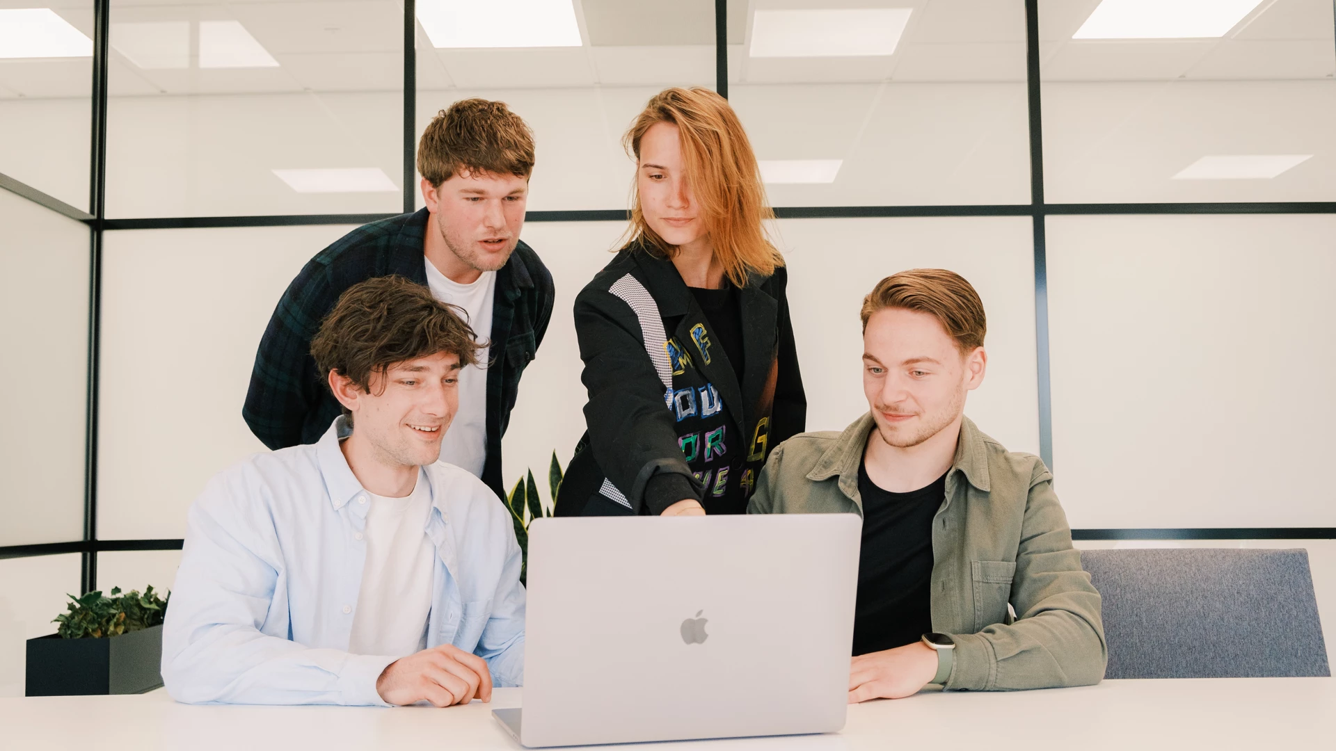 team_at_computer_1